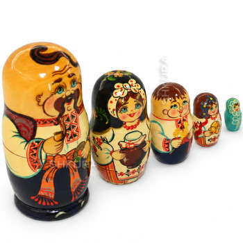 Матрьошки "Українська сім'я", 5 шт. 15 см