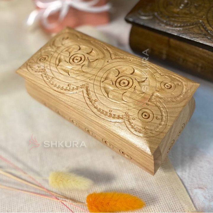 Шкатулка резная, 16х8 см, светлая