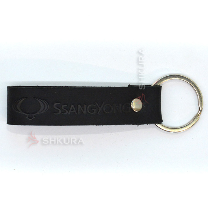 Кожаный брелок для авто “Ssangyong”, черный