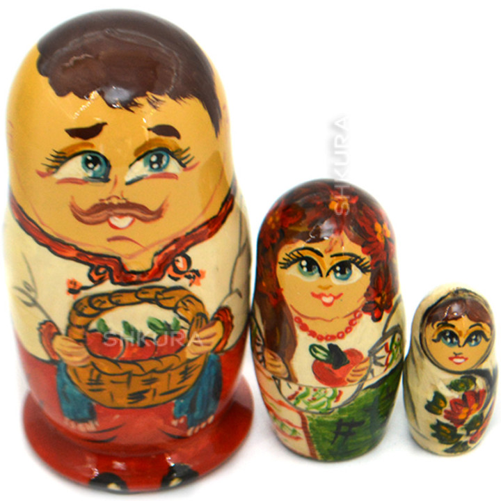 Матрьошки "Українська сім'я" 05, 3 шт. 11 см