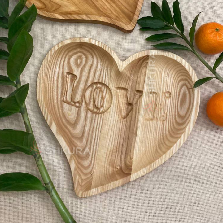 Дошка для подачі страв, 25х24 см. Love