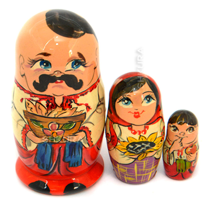 Матрьошки "Українська сім'я" 01, 3 шт. 11 см
