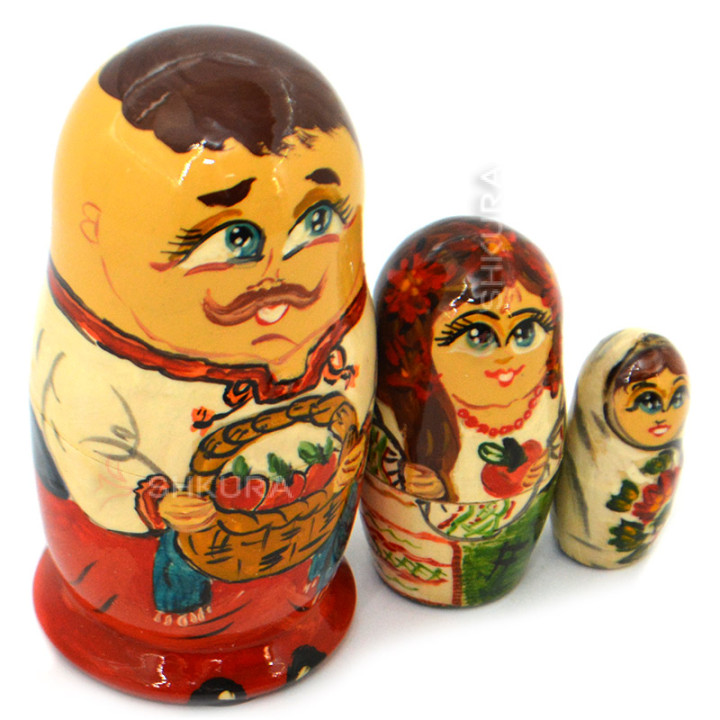 Матрьошки "Українська сім'я" 05, 3 шт. 11 см