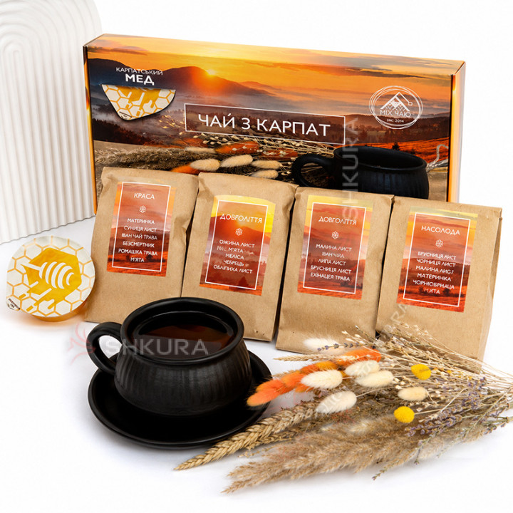 Чай "Чай из Карпат" с медом, черная чашка
