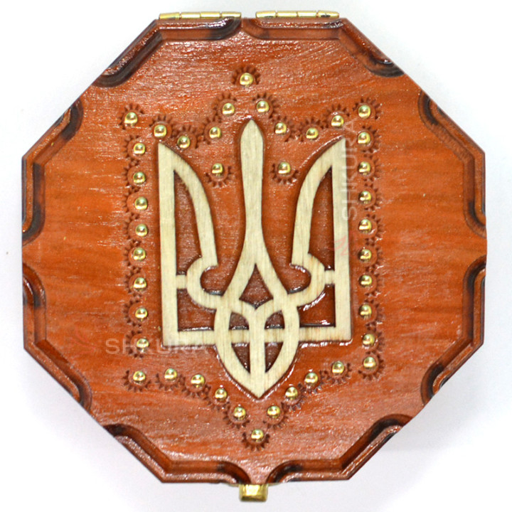 Шкатулка резная, с Гербом Украины 12х12 см А24, светлая
